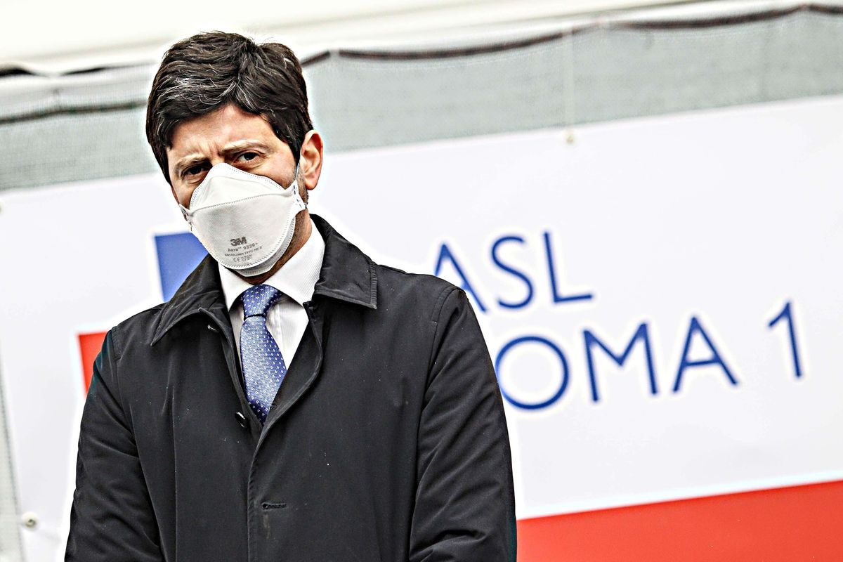 Il resto del mondo va avanti ma qui la sinistra prepara l’offensiva su diktat e vaccini