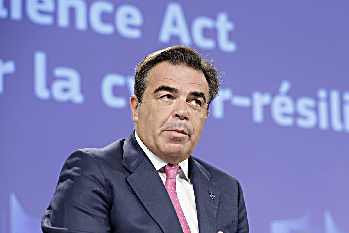 Altro europizzino: «È meglio stare con noi...»