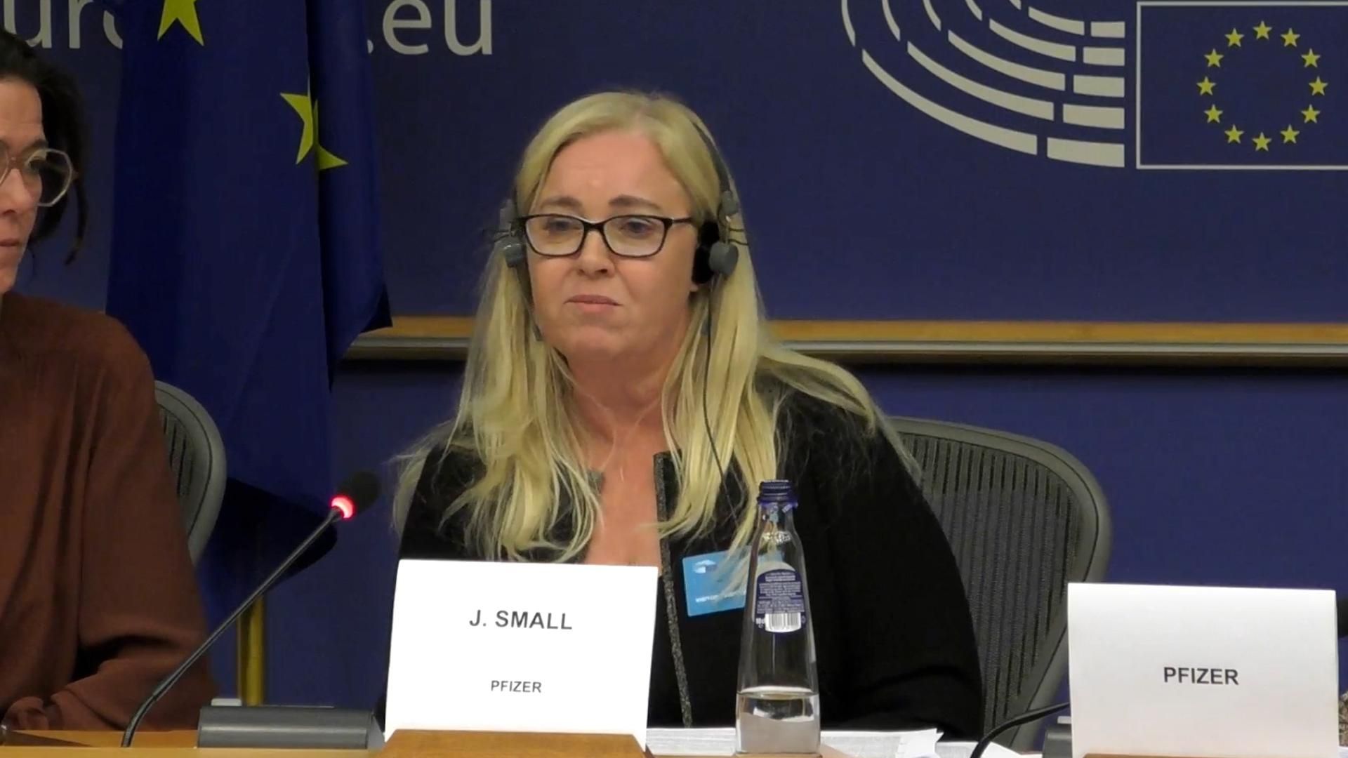 Giallo sull’audio distorto all’audizione Pfizer