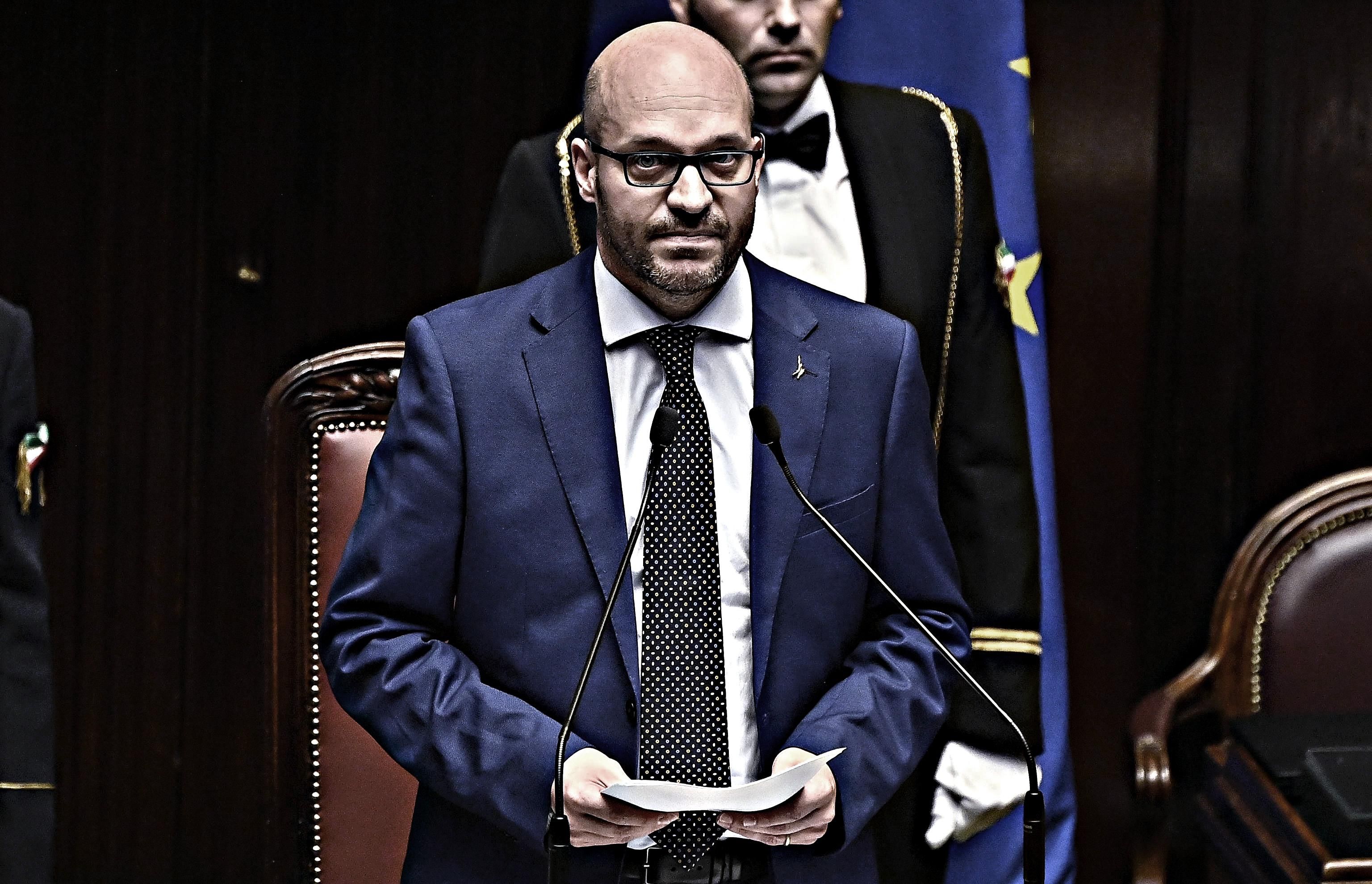 Fontana eletto senza patemi alla guida della Camera. L’opposizione si spacca in tre