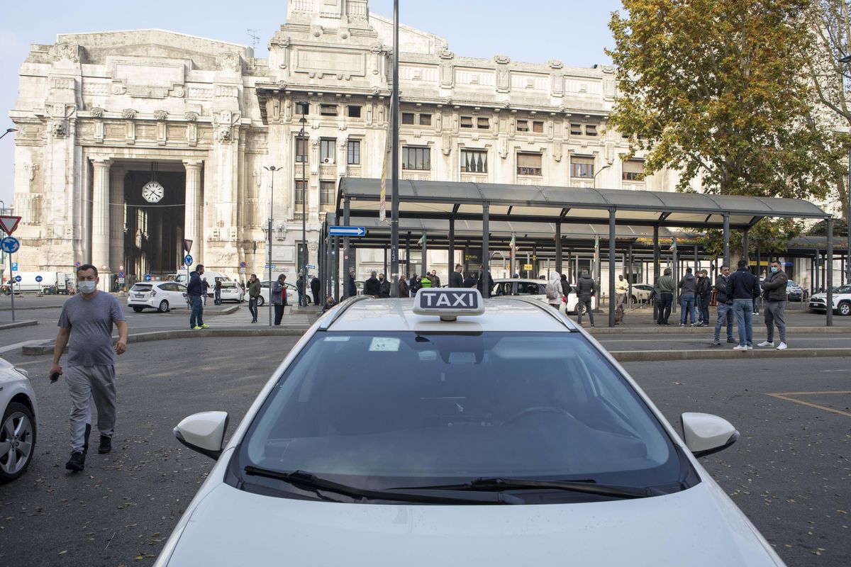 Taxi contro Sala: meno clienti e più rischi