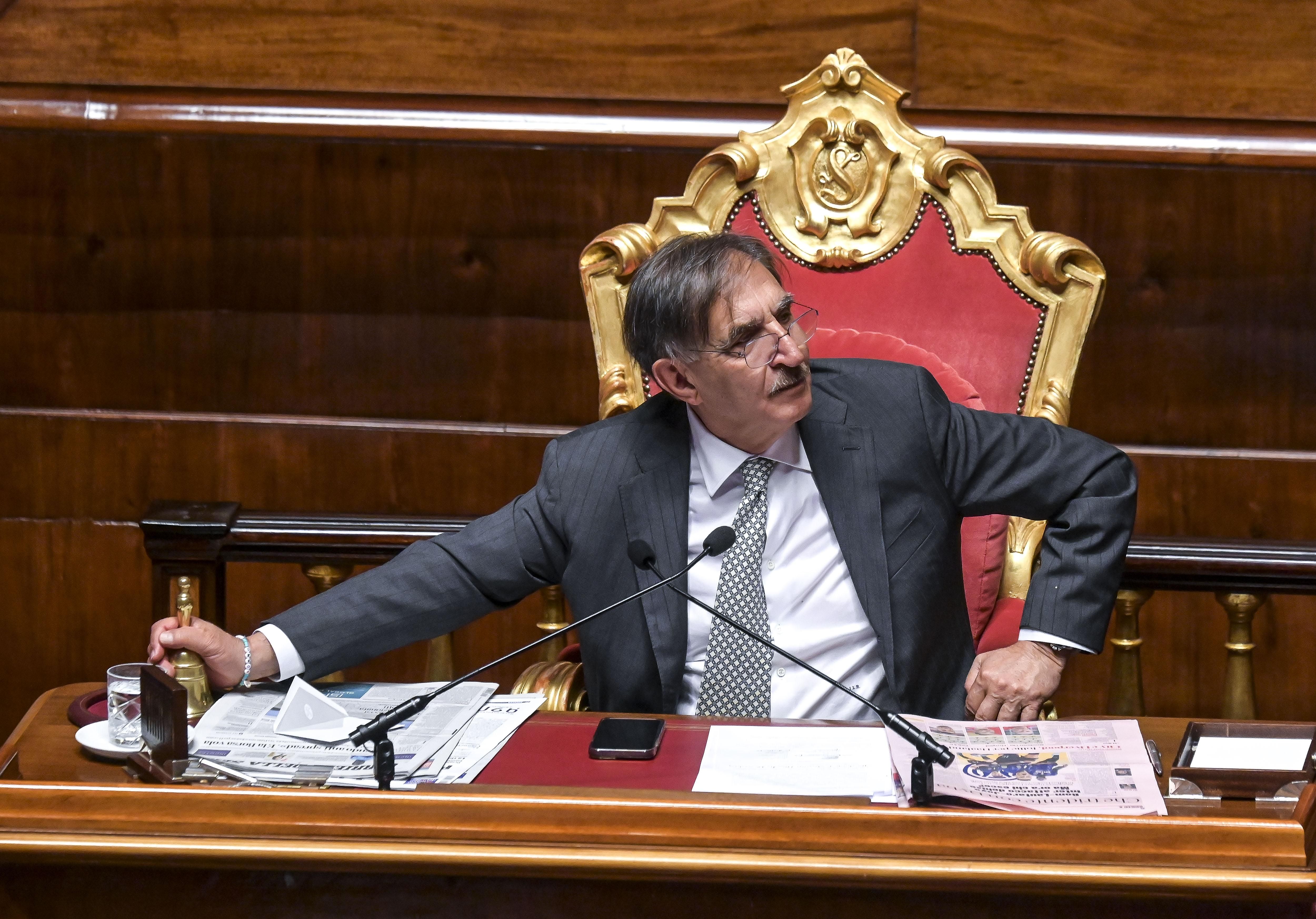 Insulti e stelle delle Br per La Russa. Però il Pd accusa il... centrodestra