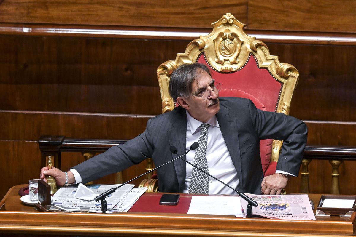 Insulti e stelle delle Br per La Russa. Però il Pd accusa il... centrodestra