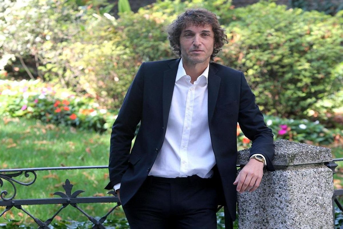 Cruciani: «Meloni atto primo: via le multe ai no vax e addio quarantene»