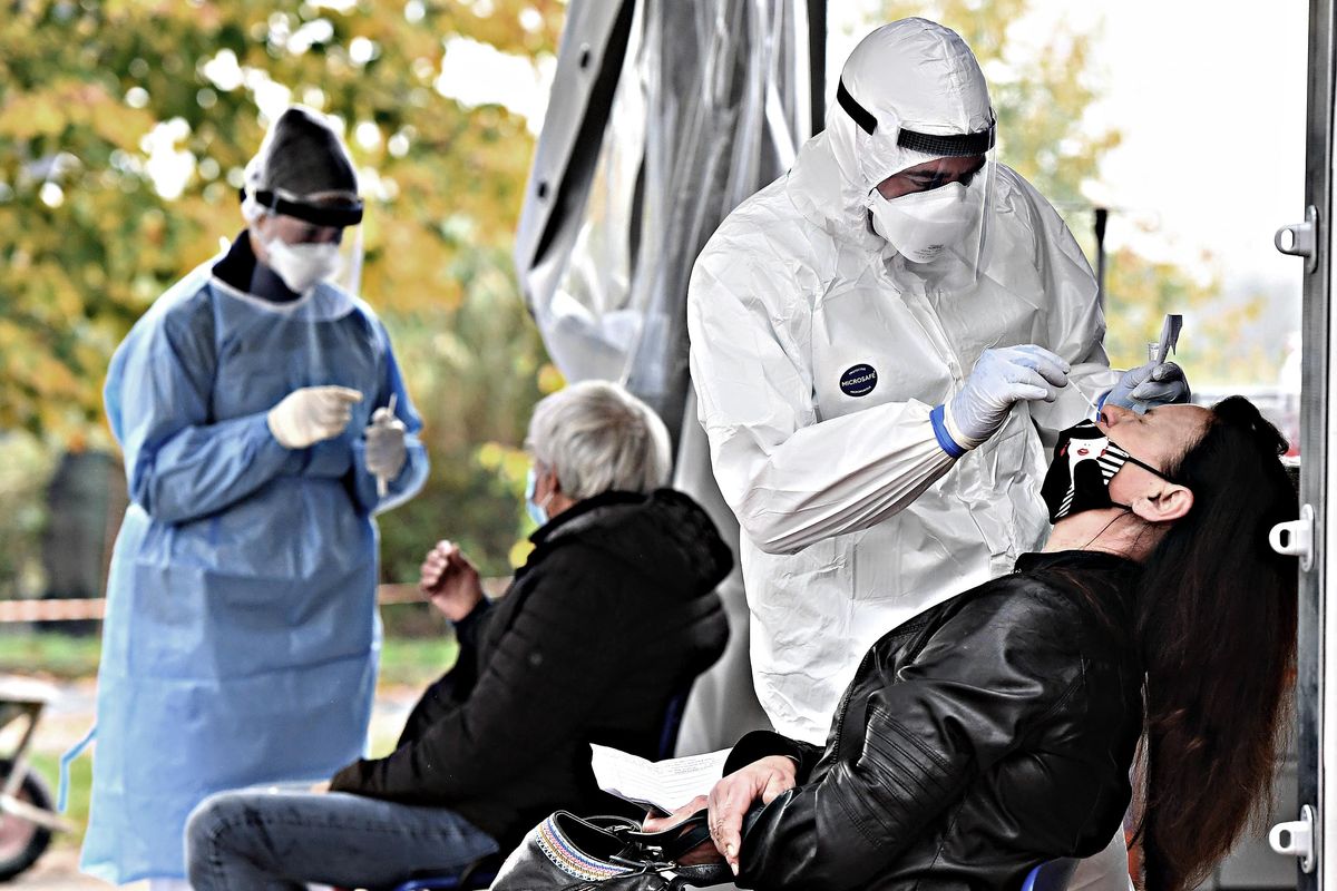 Ora stop alle multe per i vaccini. E ai tamponi