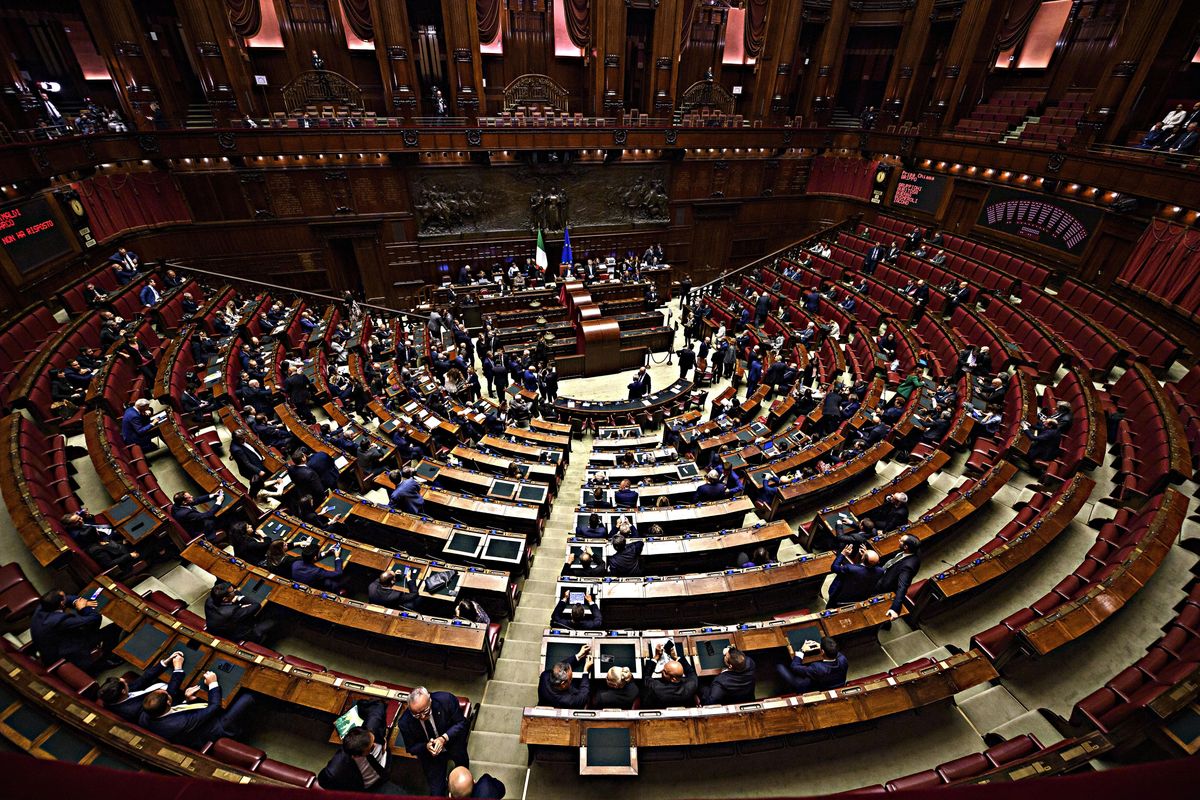 Camera, primo pasticcio le commissioni