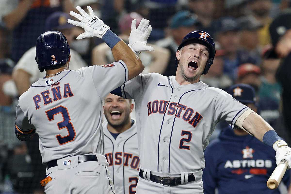 Astros Jeremy Pena, Jose Altuve, Alex Bregman