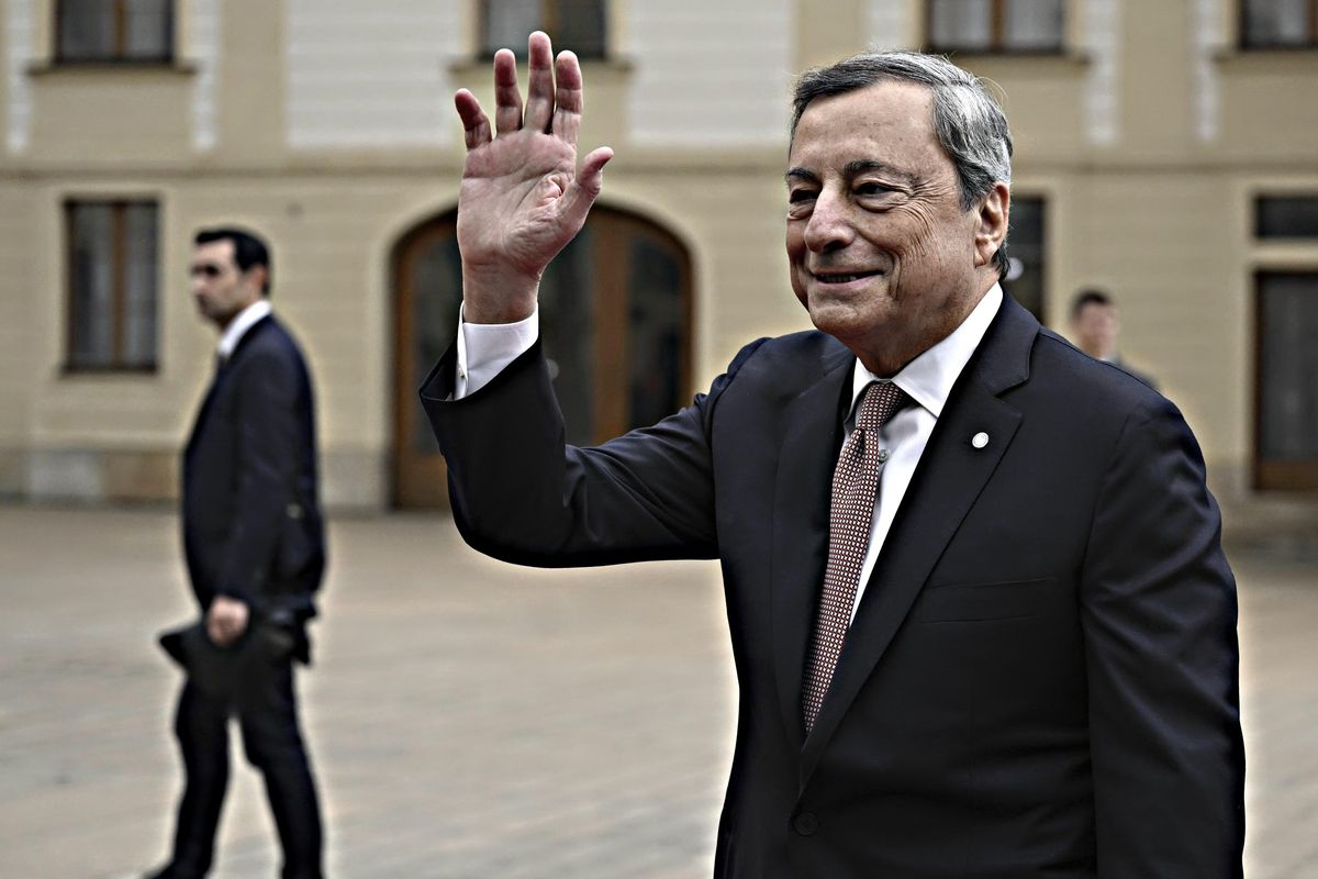Draghi, l’addio è la supercazzola alle Camere