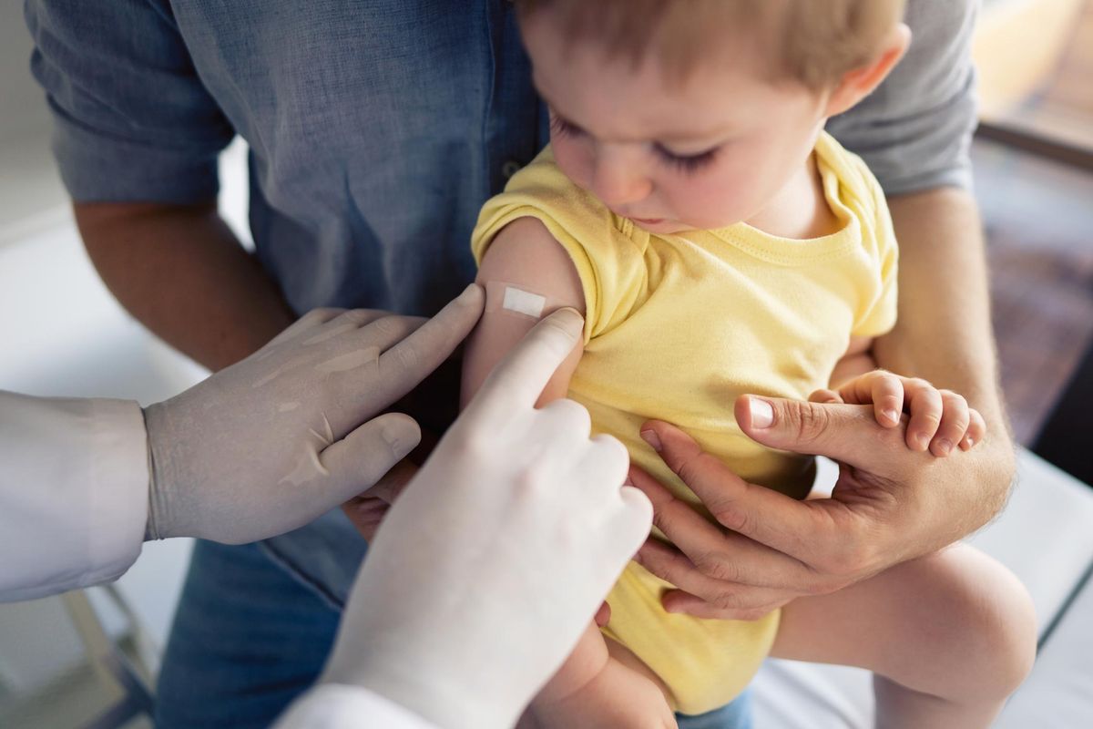 Cade l'ultimo spauracchio per vaccinare i bimbi