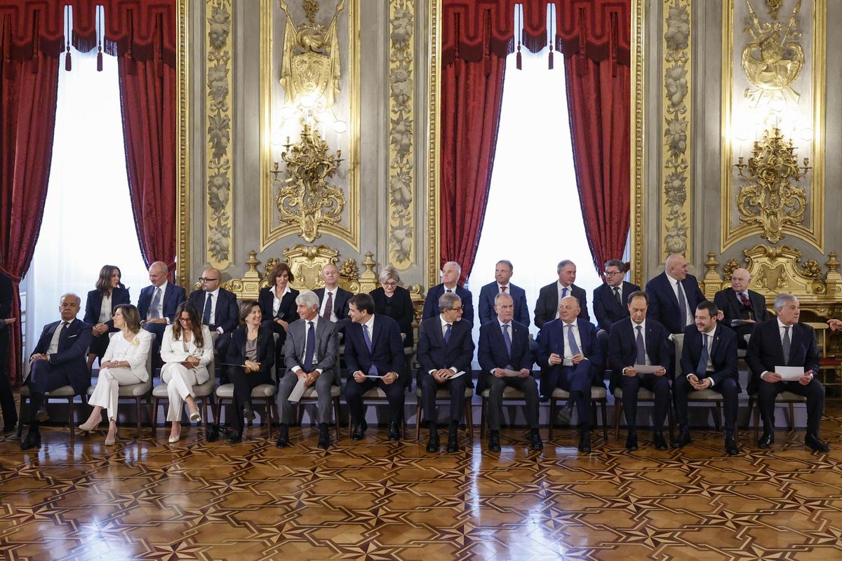 Il nuovo governo ha già due grane: gestione dei porti e numeri in Senato