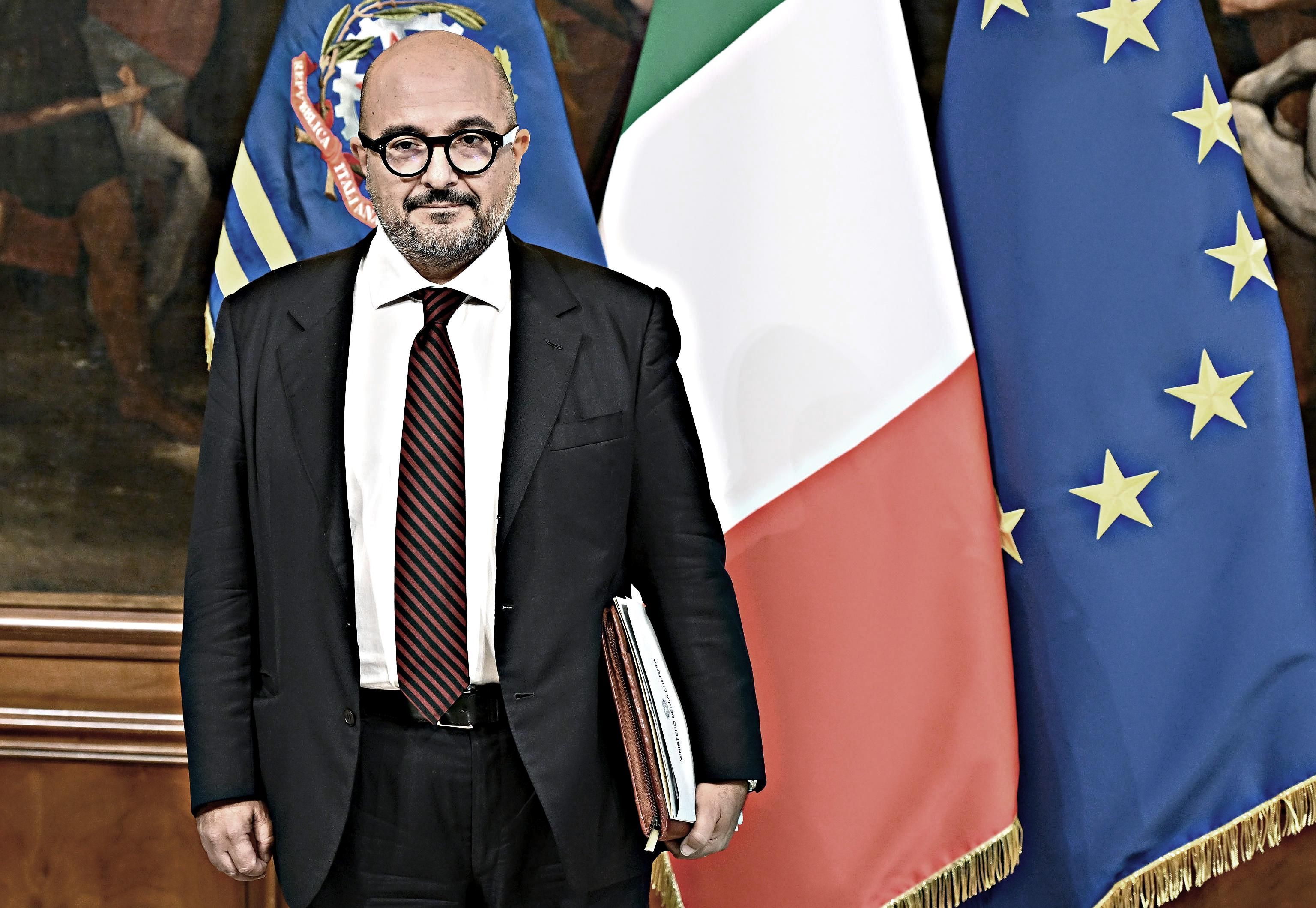 Gli intellò rosicano. Forza ministro: demolisca la Cappa