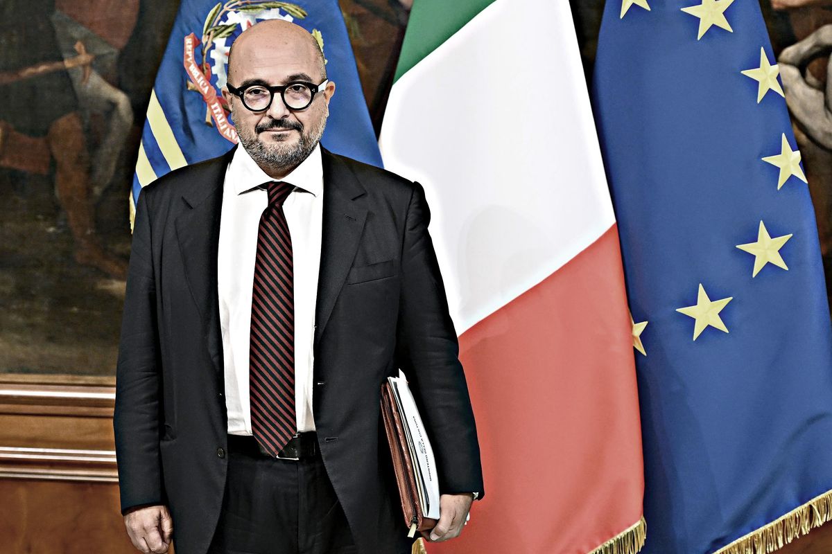 Gli intellò rosicano. Forza ministro: demolisca la Cappa