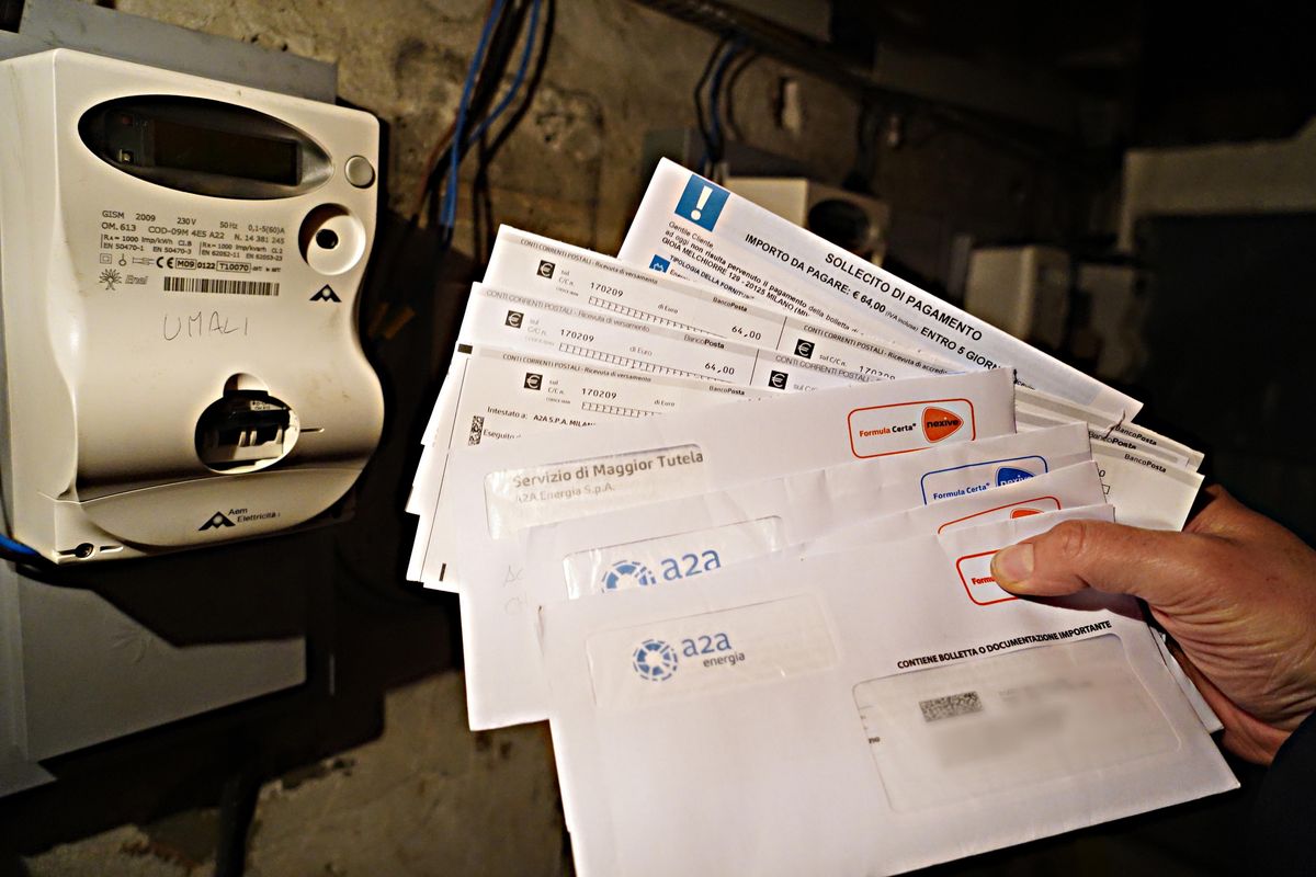 Lo tsunami bollette sempre più vicino. Nel governo si studia l’ipotesi moratoria