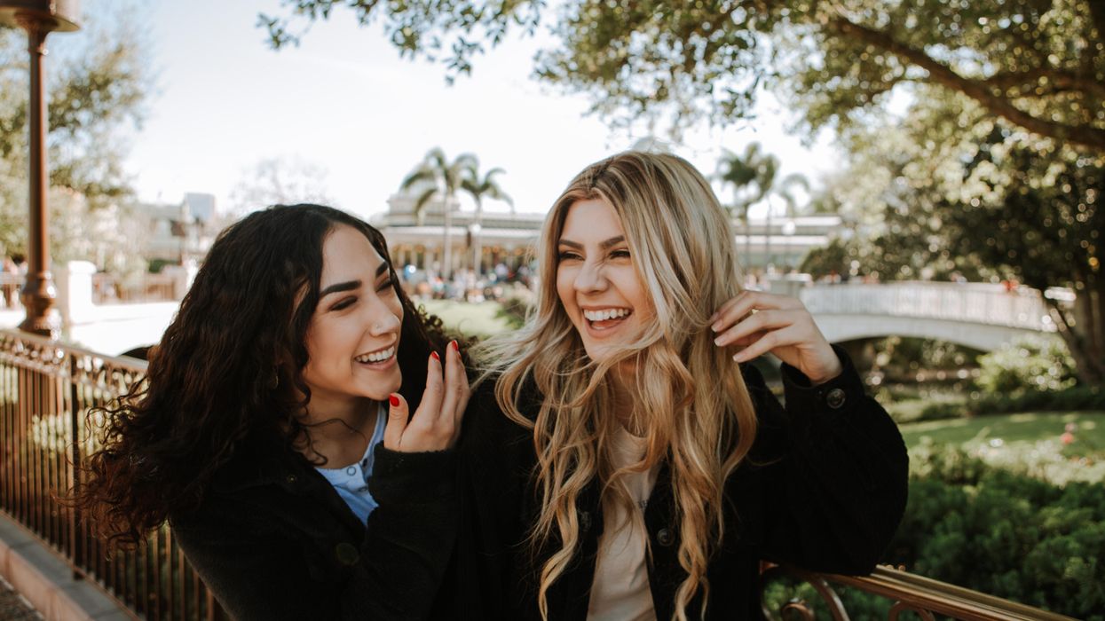 Bilingual People Share The Best Things They've Overheard People Say Thinking They Wouldn't Understand