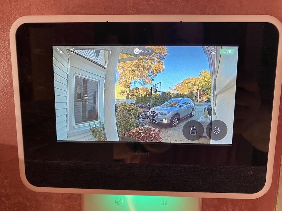 a photo of live video feed from Vivint Doorbell Camera Pro (Gen 2) on Vivint Smart Home Hub.