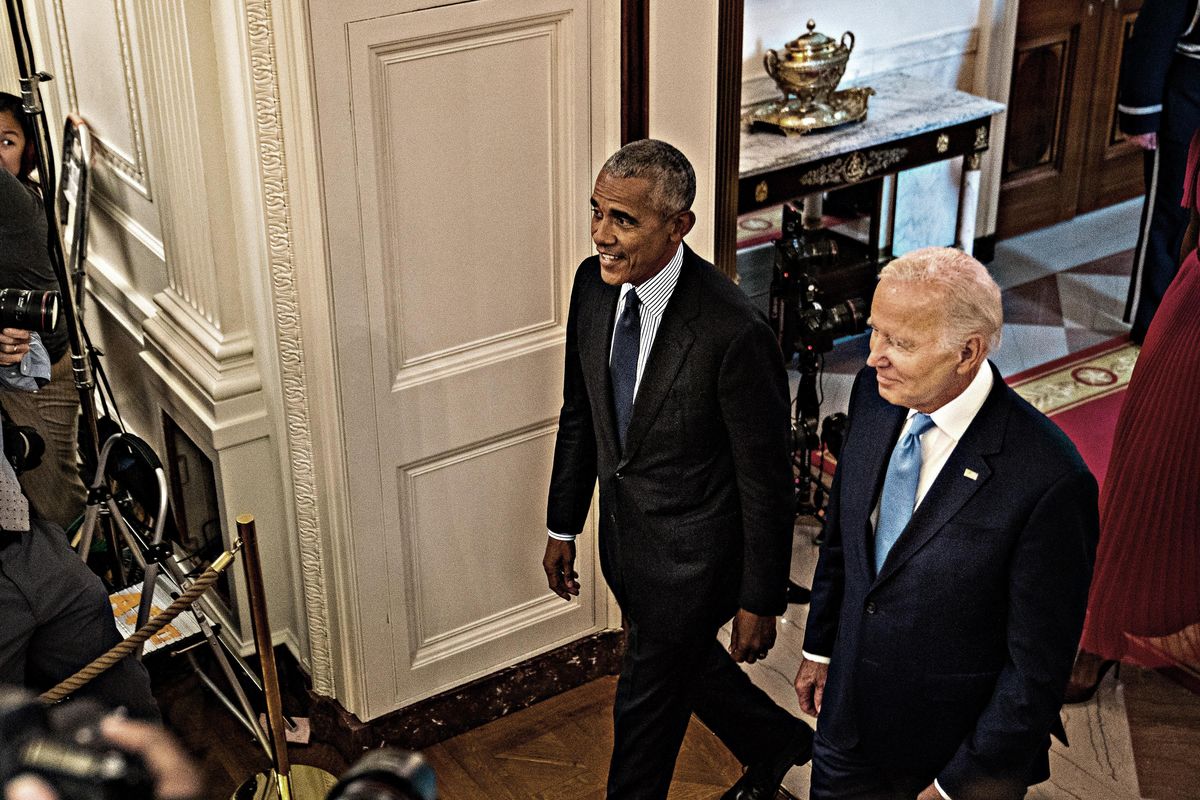 Per evitare il crollo al voto di midterm Biden chiama Obama a fargli da badante