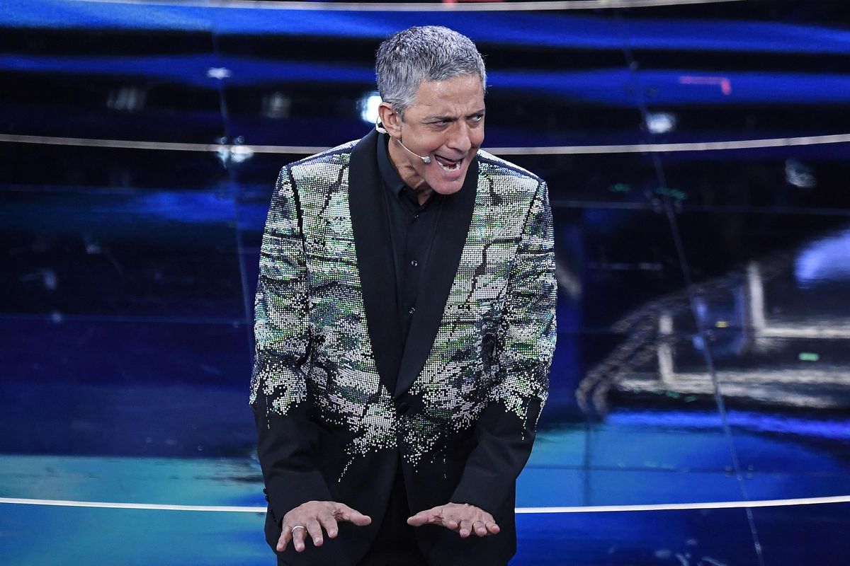 Soltanto Fiorello può tentare di rianimare un’agonizzante Rai 2