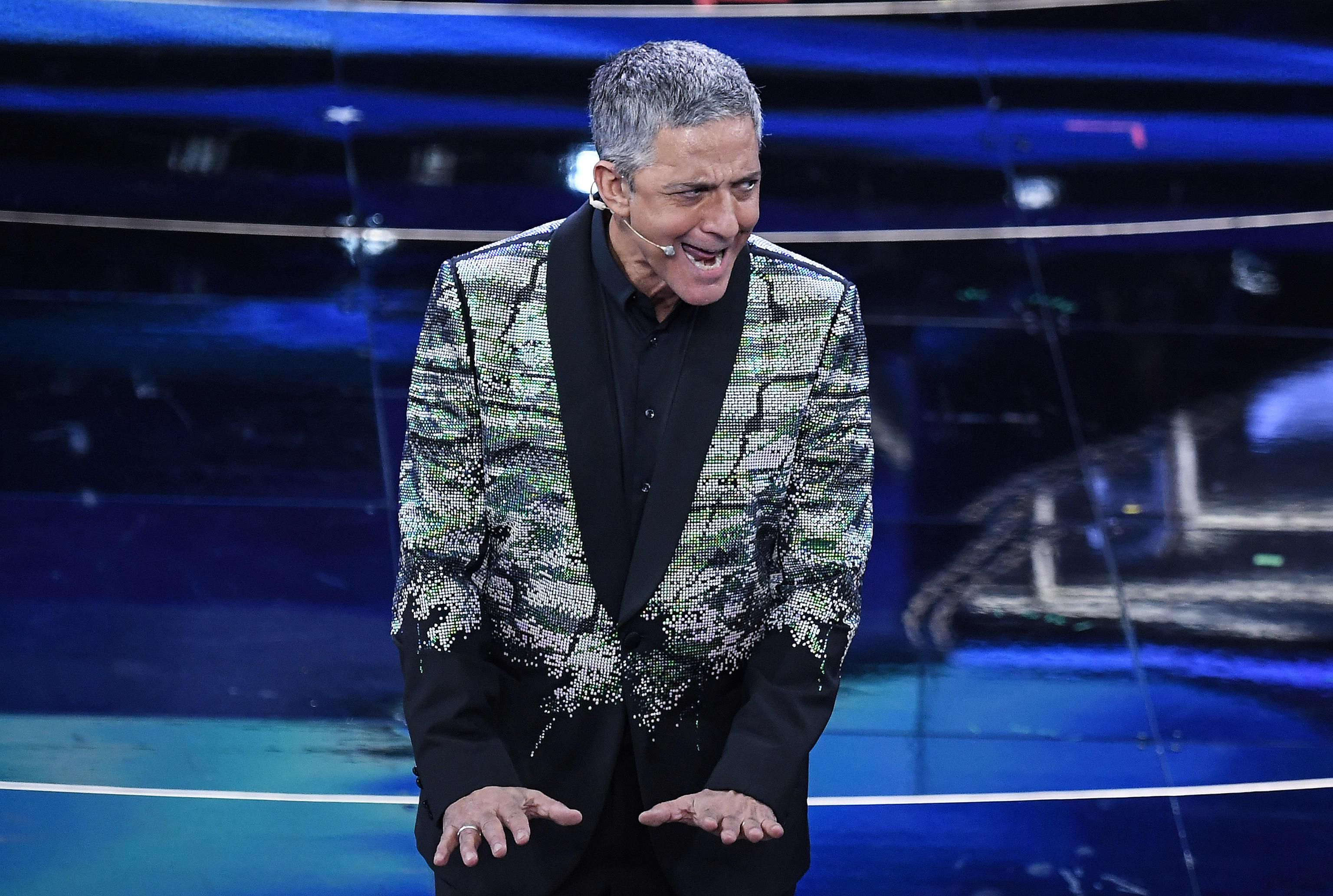 Soltanto Fiorello può tentare di rianimare un’agonizzante Rai 2