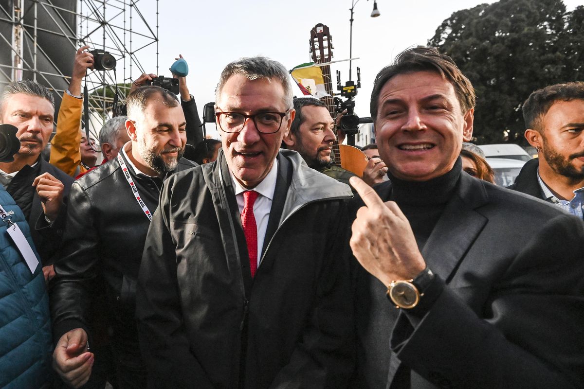 Conte spolpa il Pd di Letta e guida l’opposizione