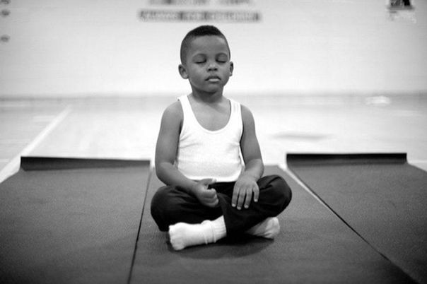 crianças meditação