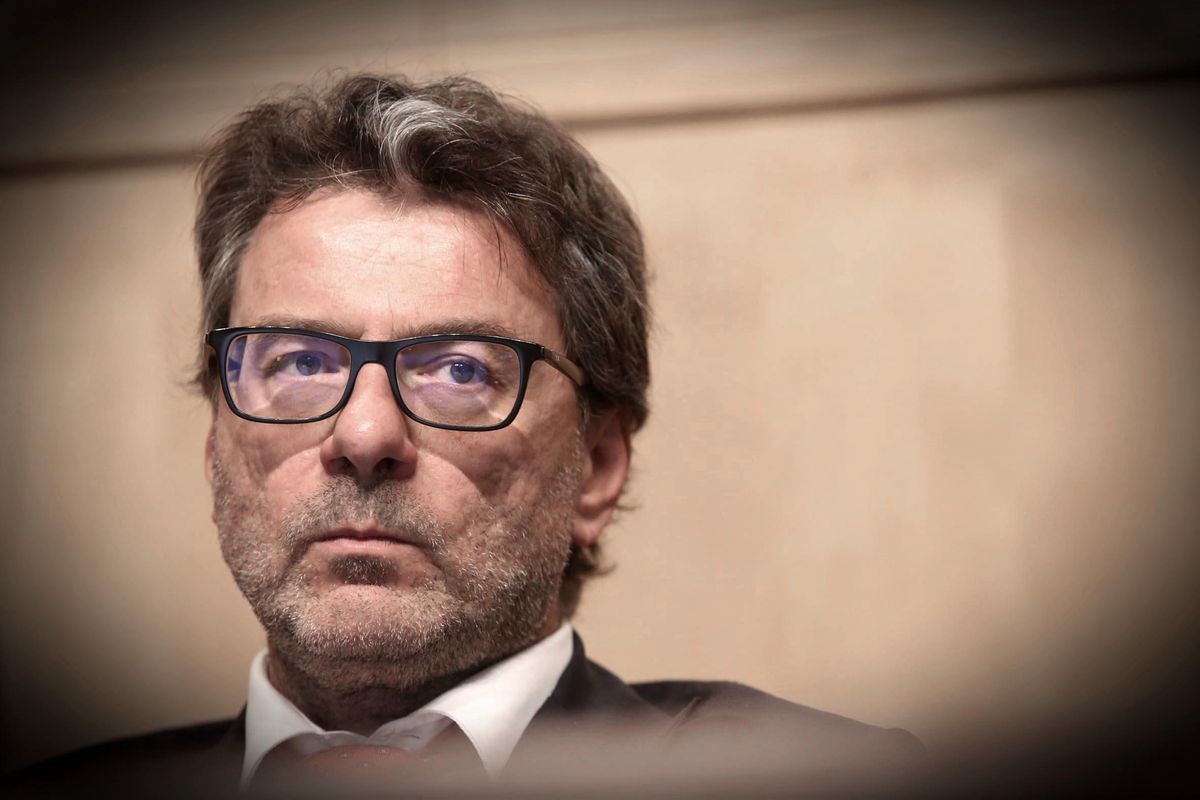 Cambia il Superbonus, sale la flat tax. 50 miliardi per rivalutare le pensioni