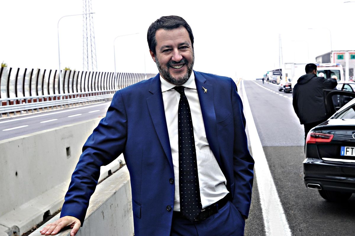 Il mantra della sinistra antigoverno: Salvini mostro, ha ragione l’Europa