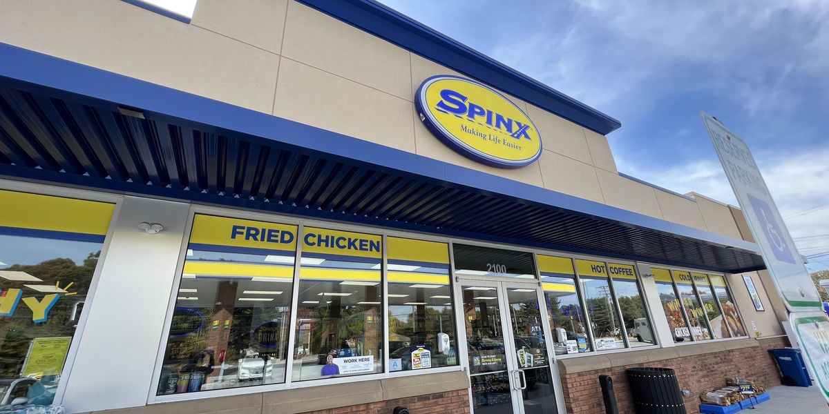 I tried Spinx gas station fried chicken, here’s my review It's a