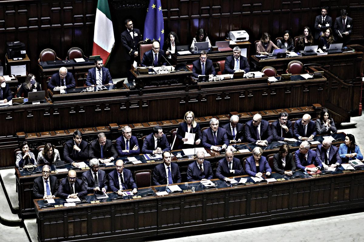 La Meloni detta l’agenda economica. Parità con lo Stato, sovranità, dignità