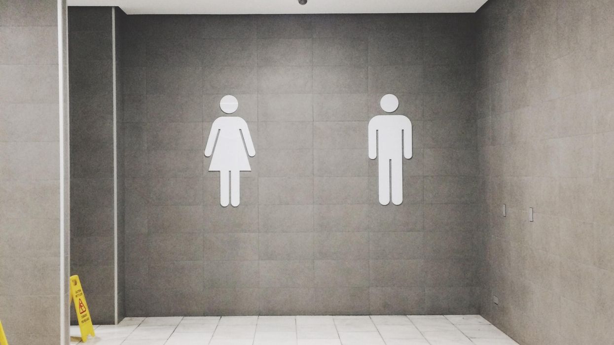 People Share Their Worst Public Bathroom Horror Story