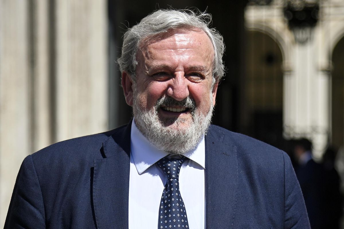 I nuovi Masaniello sfidano la Meloni: «Sui dottori no vax non si cambia»