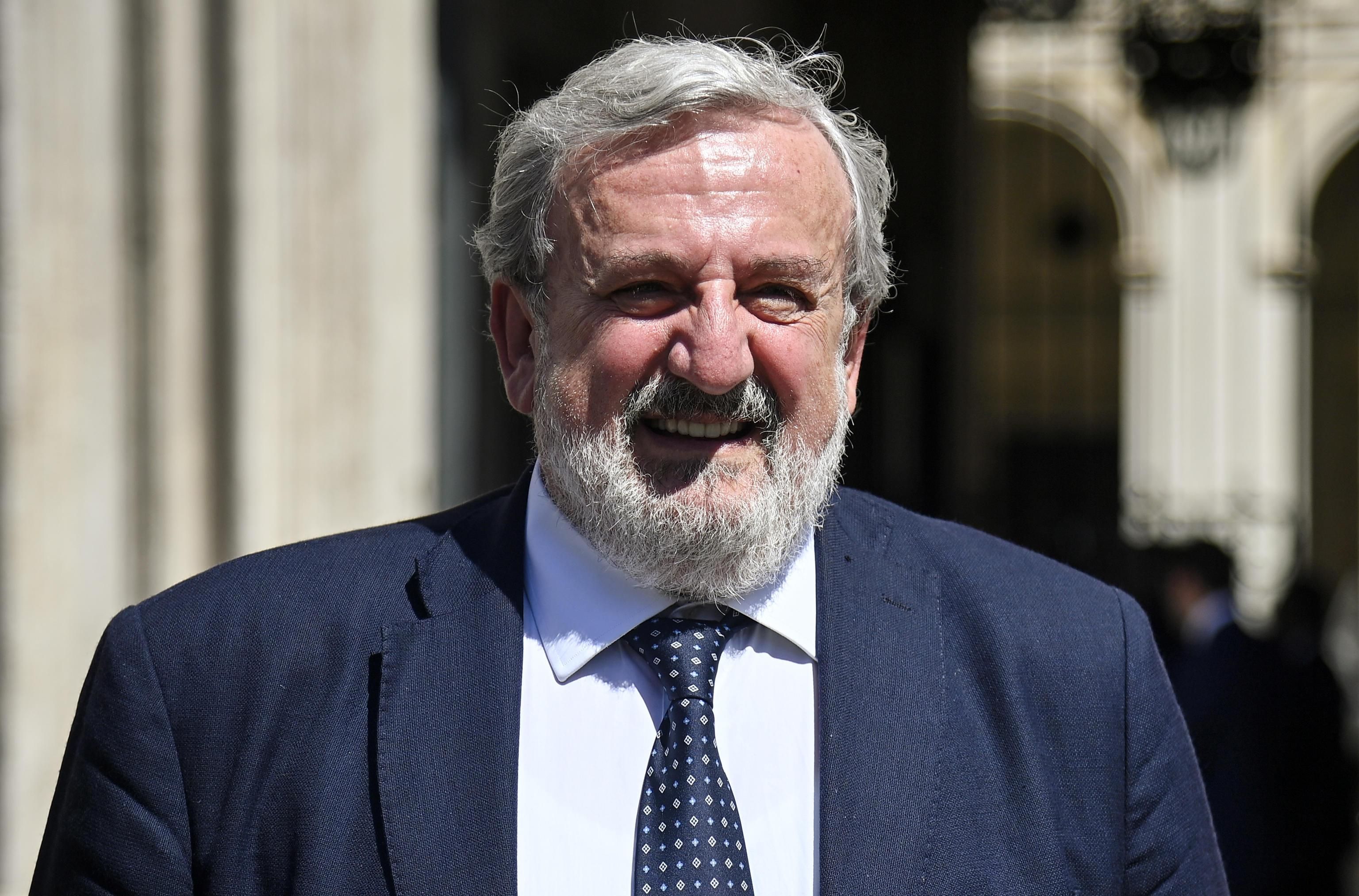 I nuovi Masaniello sfidano la Meloni: «Sui dottori no vax non si cambia»