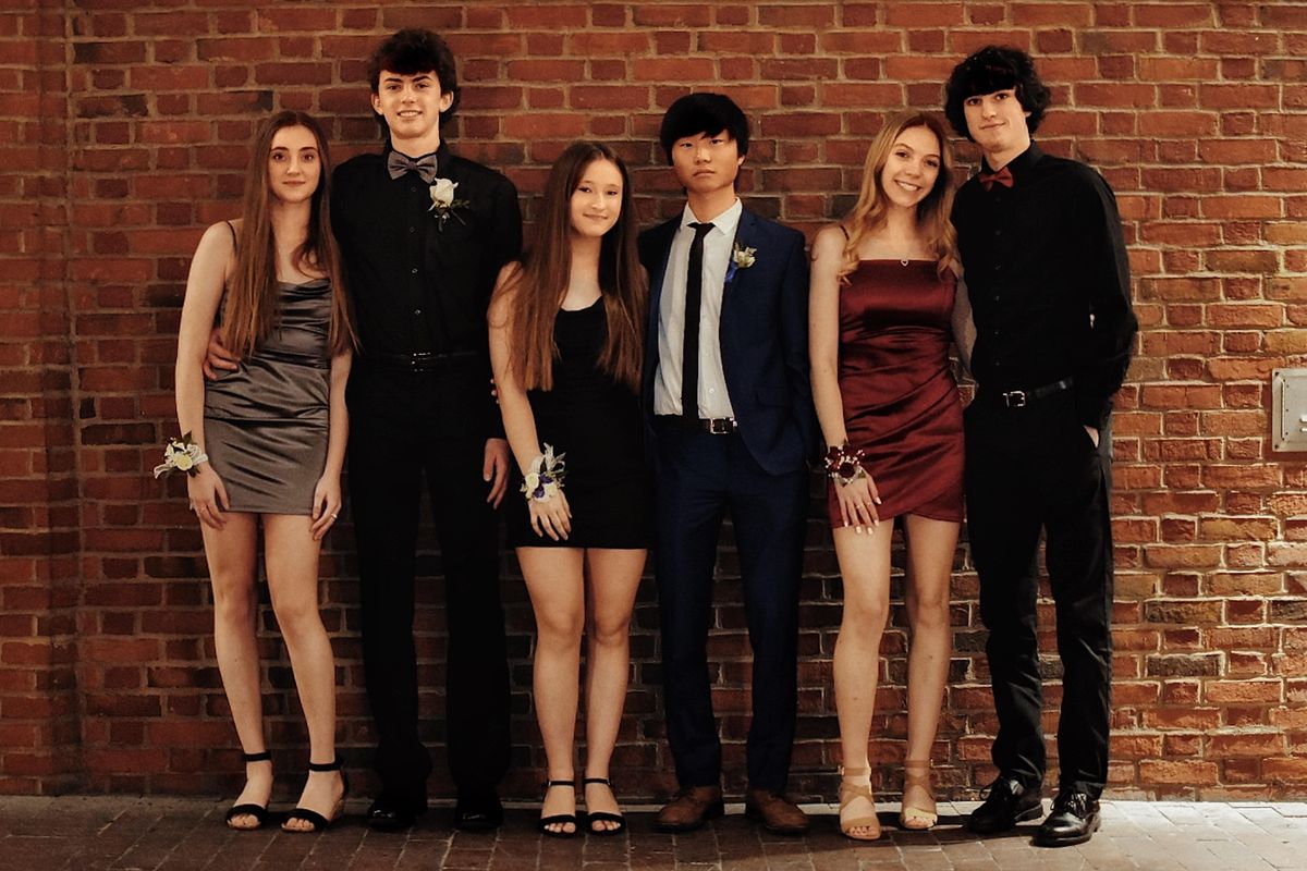 homecoming; teenage daughters; homecoming dresses; Florida