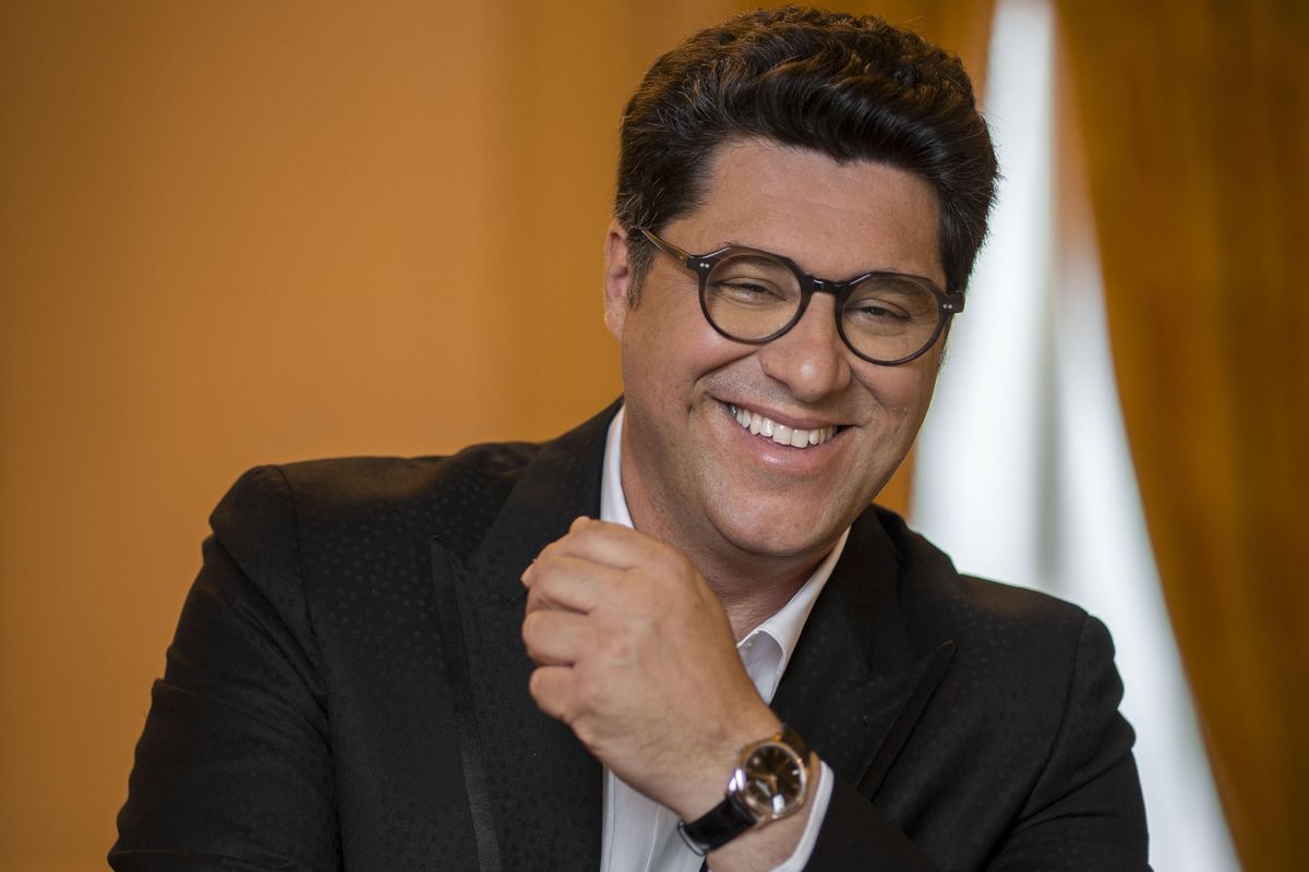 «Ecologisti imbrattatori vi maledico. Via dall’Opera o scendo con la spada»