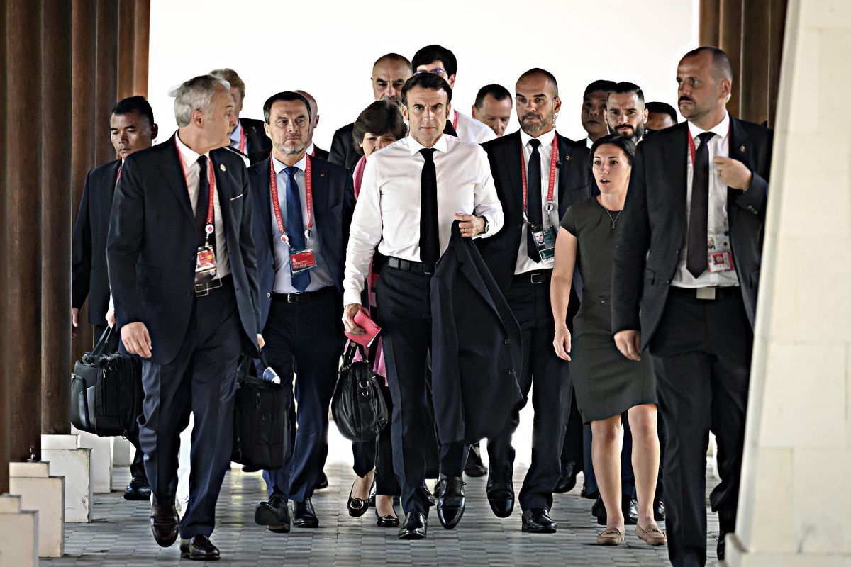 Parigi mette le mani sul futuro industriale Ue