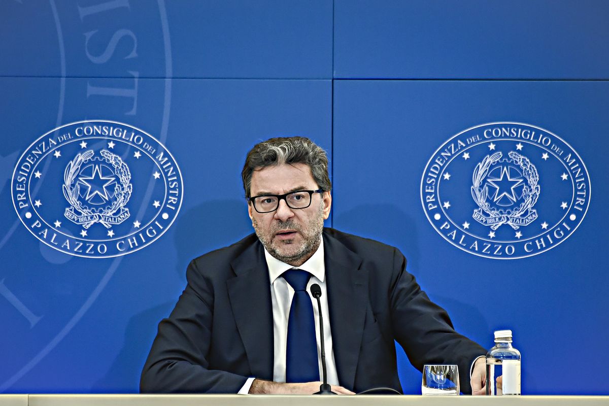 La manovra sale a quota 32 miliardi Scudo per i patrimoni all’estero