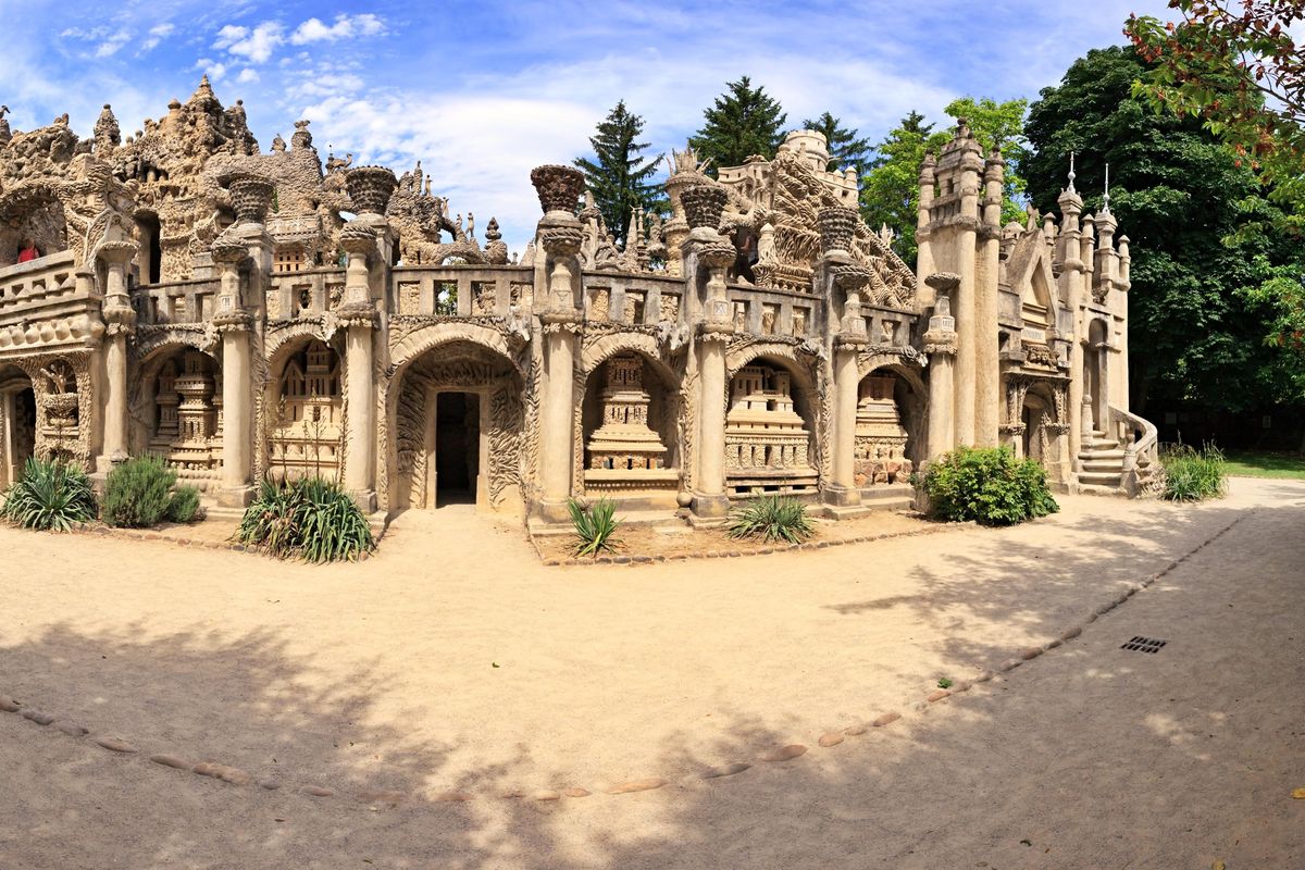 Il fascino dei luoghi insoliti e misteriosi d'Europa