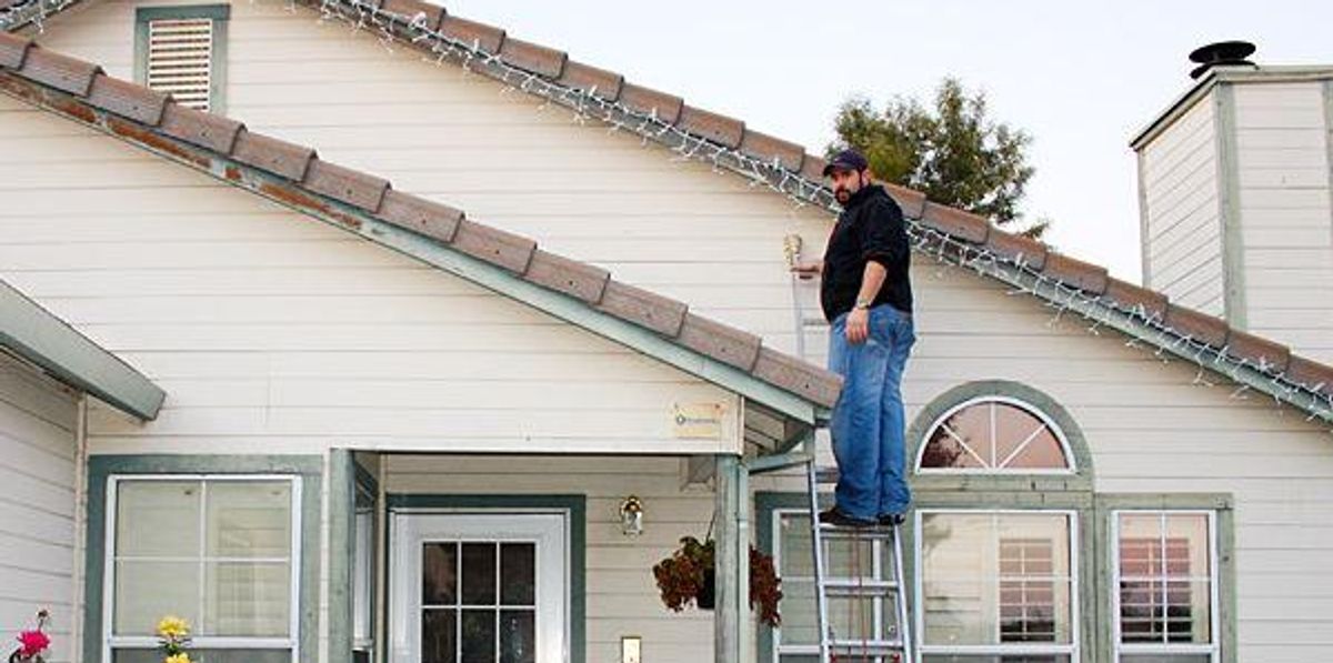 Decorating for Christmas early makes you happier Upworthy