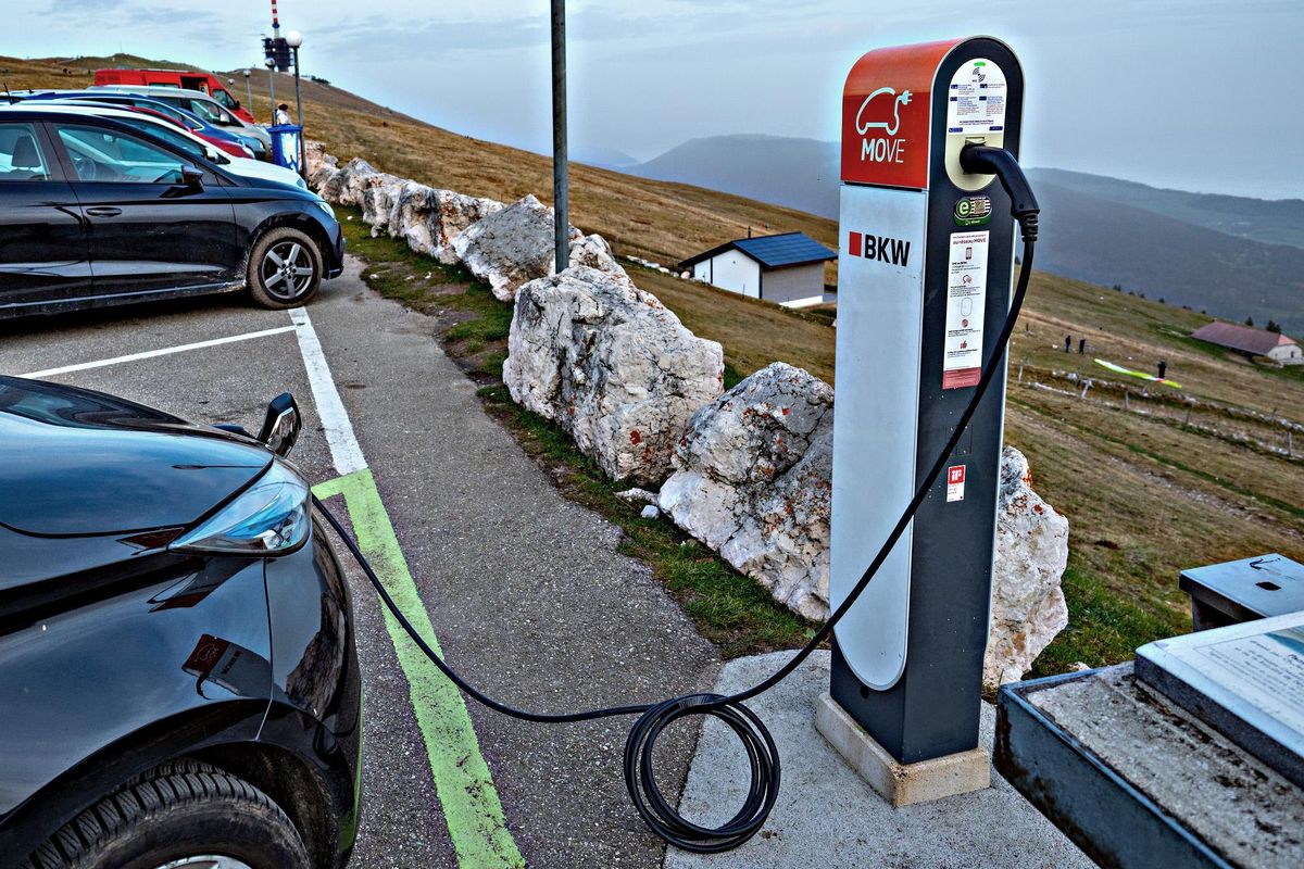 La Svizzera punisce le auto elettriche