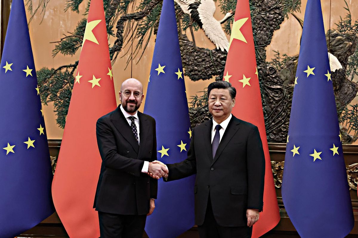 Bruxelles implora il Dragone di fare da paciere con lo zar e presta il fianco all’invasione