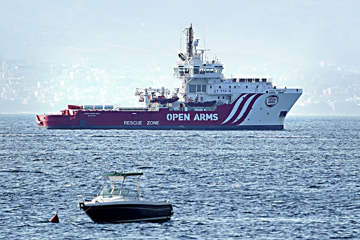 Ong, il comandante non sa spiegare cambio rotta e incontro coi migranti