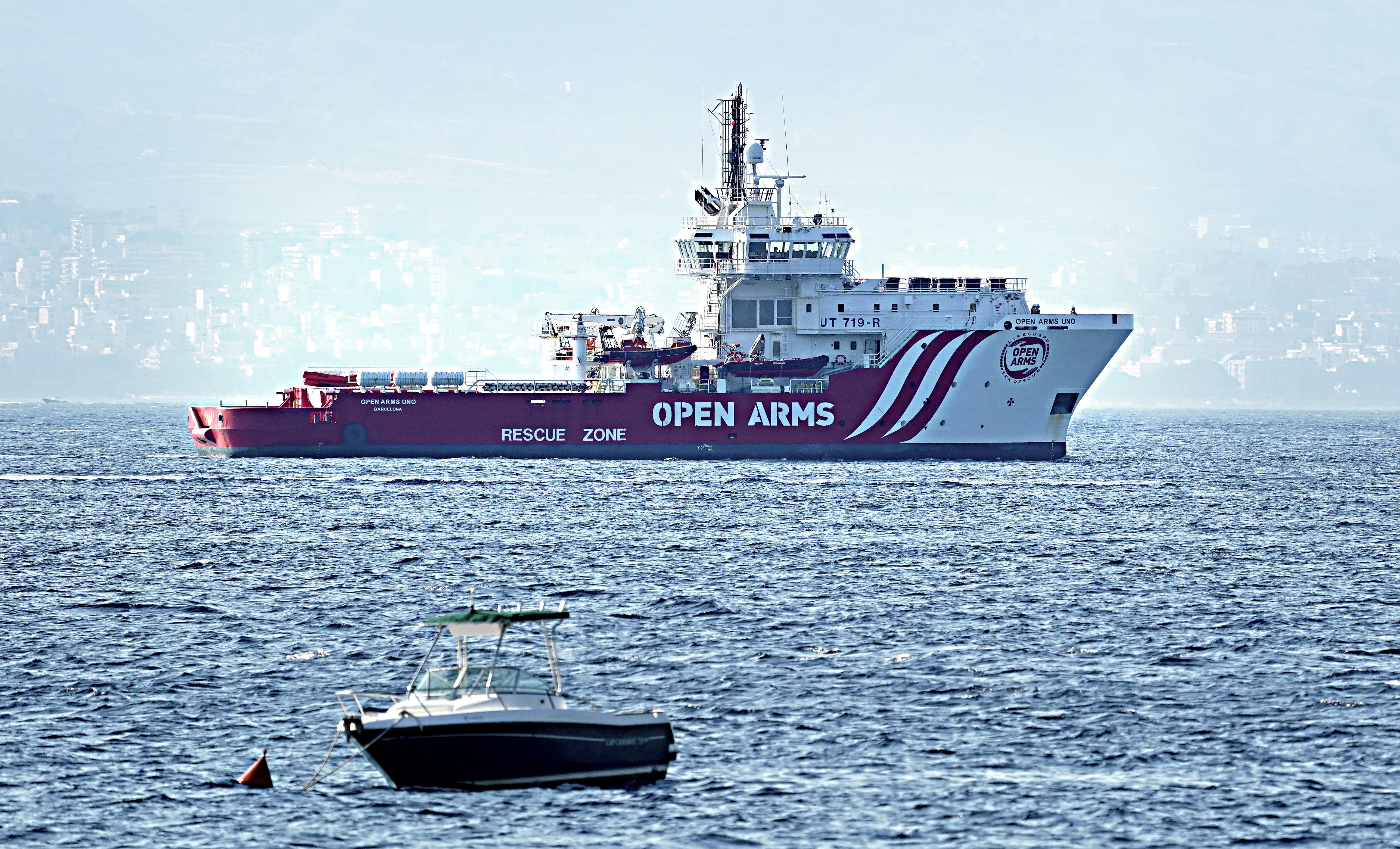 Ong, il comandante non sa spiegare  cambio rotta e incontro coi migranti