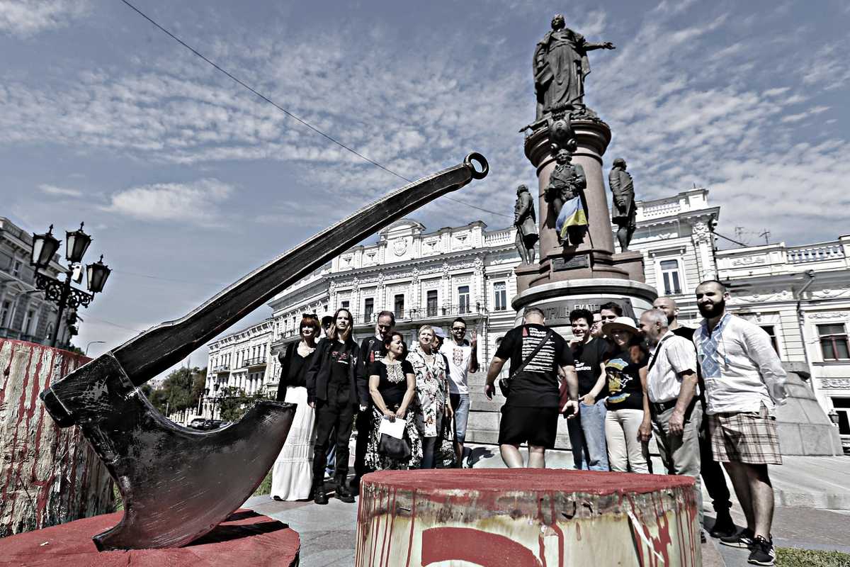 Dall’Ue 18 miliardi agli Ucraini in cambio di riforme. E loro vogliono vietare i culti