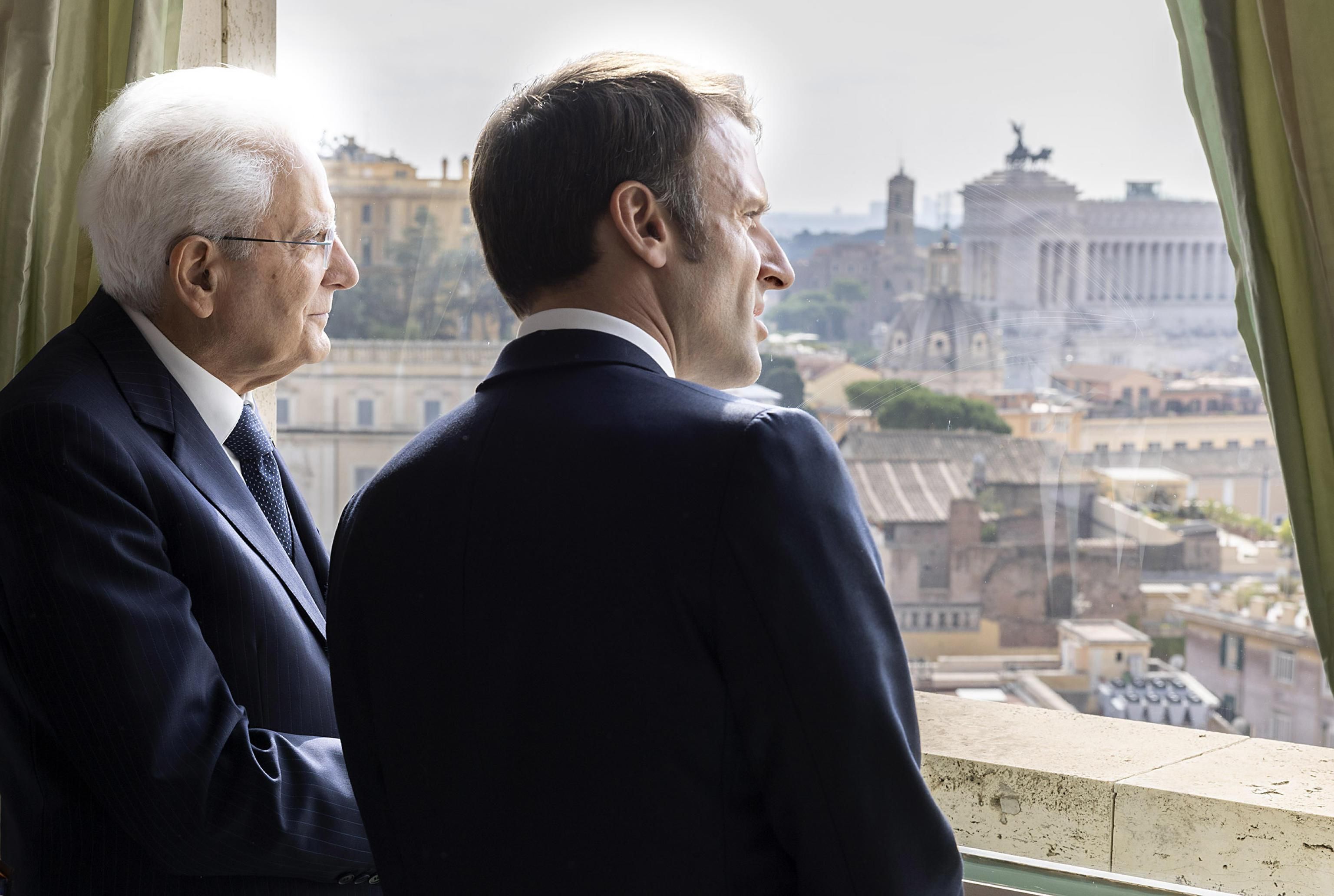 Mattarella sta con Macron per tagliare fuori la Meloni