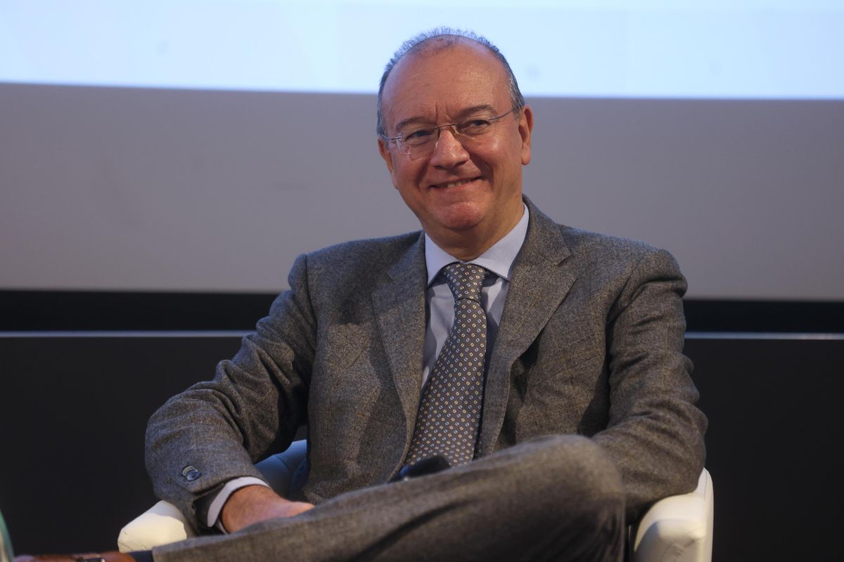 Gli italiani promuovono il neo ministro Valditara e la scuola del Merito