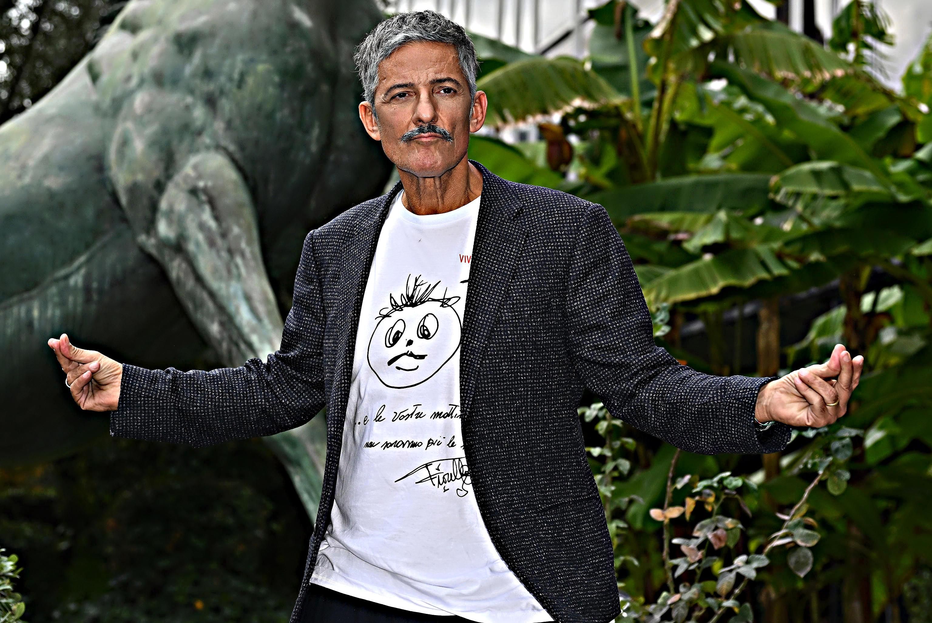 Fiorello, macumba Rai 2: «Chi la tocca muore»