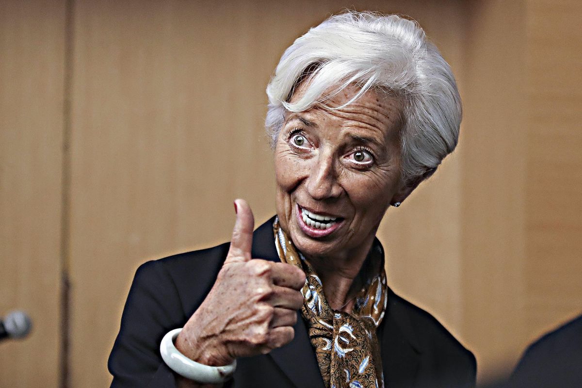 Il raptus del ditino alzato della Lagarde. Ma in Italia non è l’ora dell’austerity