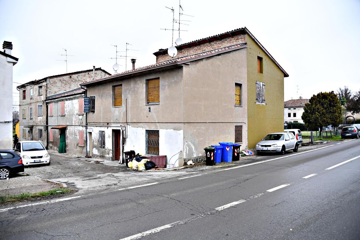 Branco di pakistani stupra tre donne non lontano da dove fu uccisa Saman