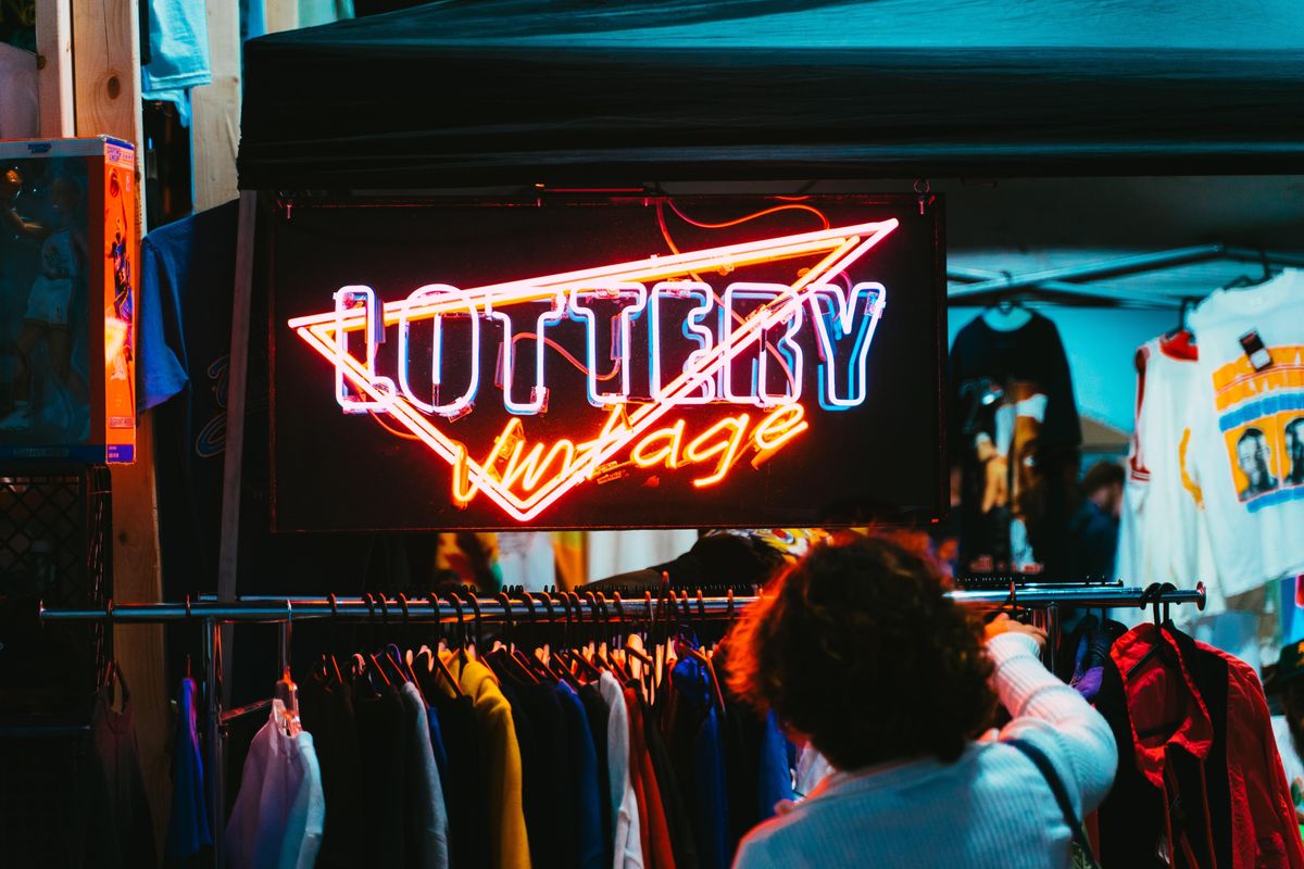 secondhand shopping