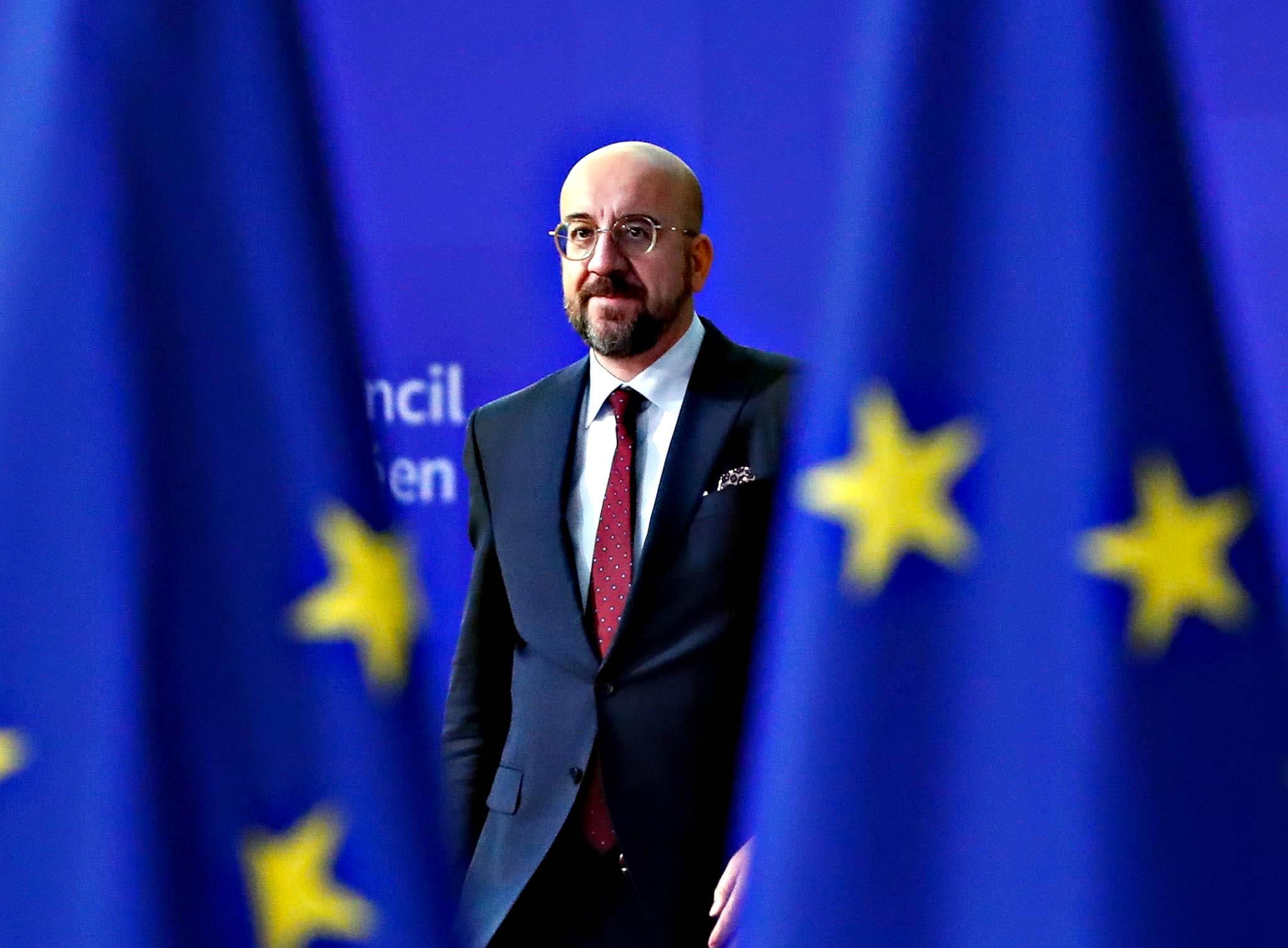 I «pupazzi prezzolati» sono a Bruxelles: a casa e si voti