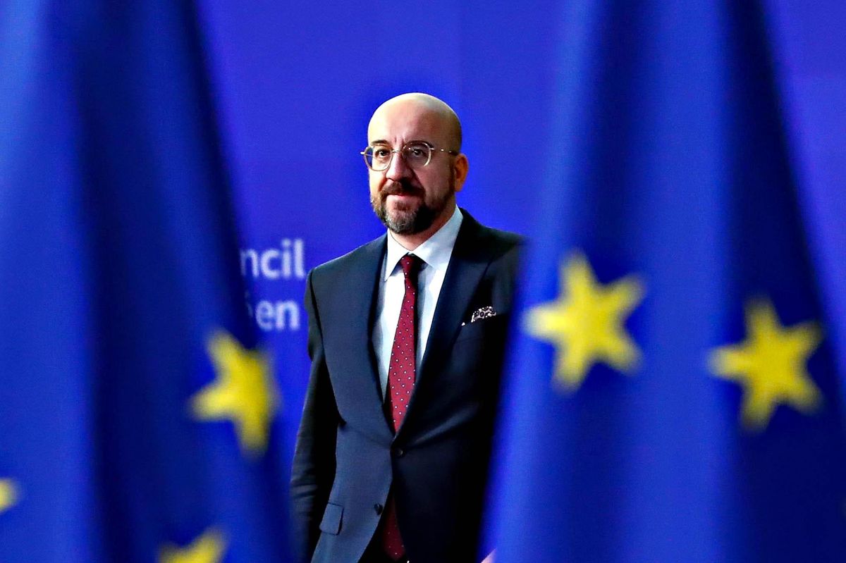 I «pupazzi prezzolati» sono a Bruxelles: a casa e si voti